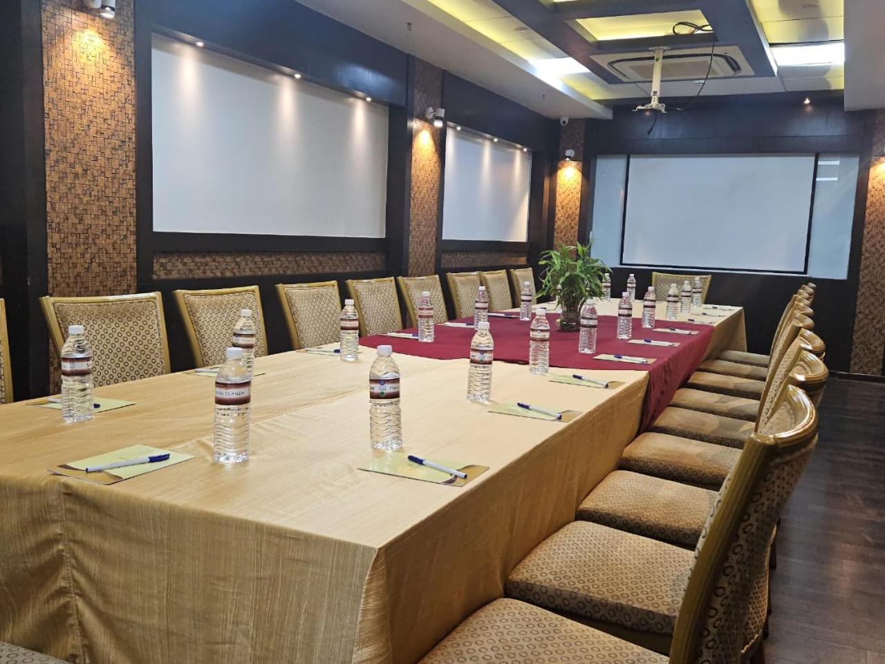 Hotel Park Elanza Chennai Dış mekan fotoğraf