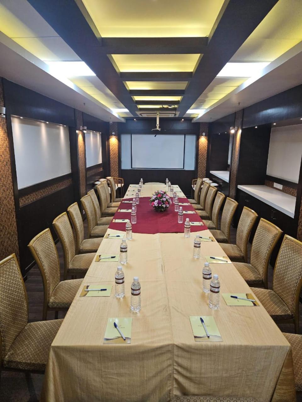 Hotel Park Elanza Chennai Dış mekan fotoğraf